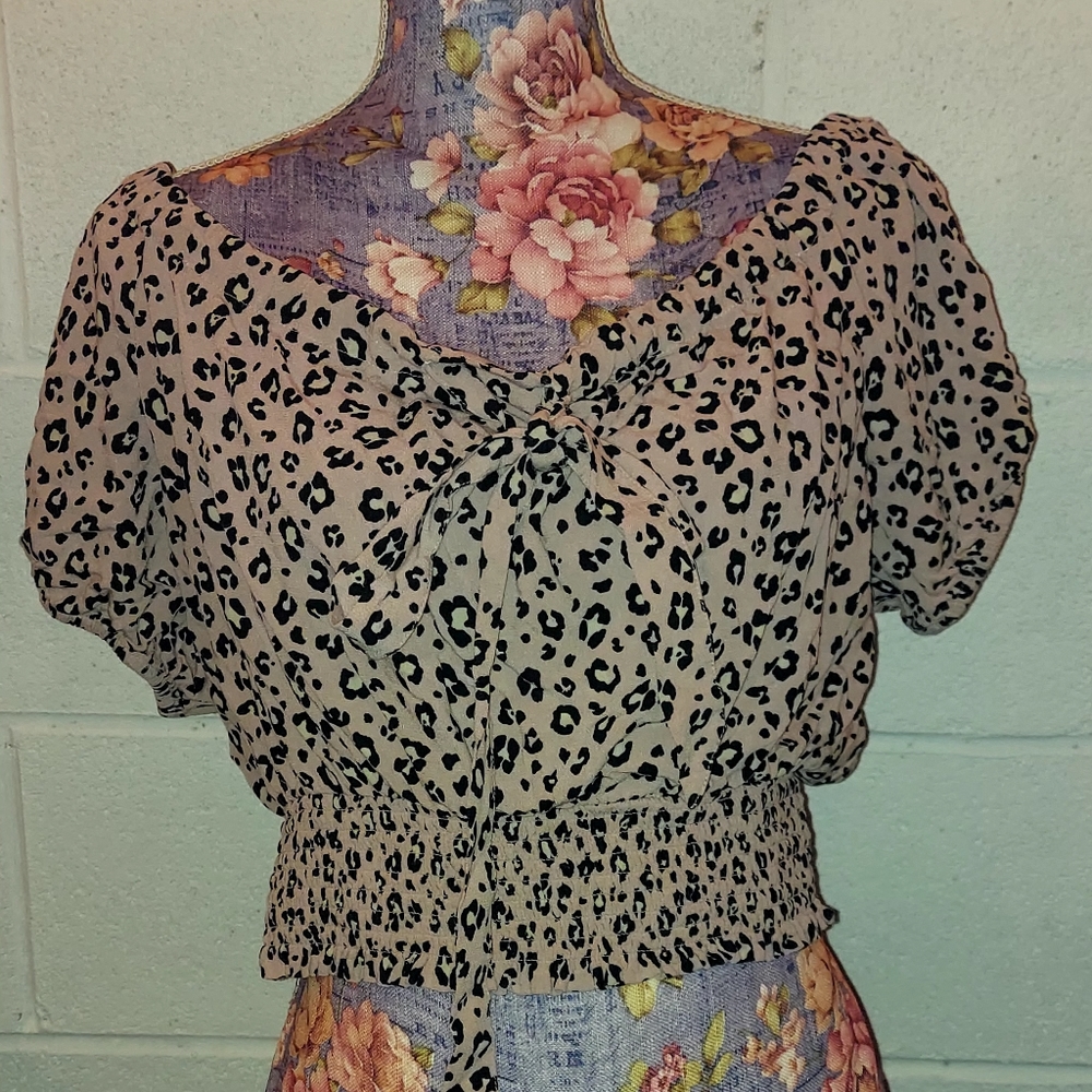 American Eagle Meduim Low Shoulder Blouse Leopard Print